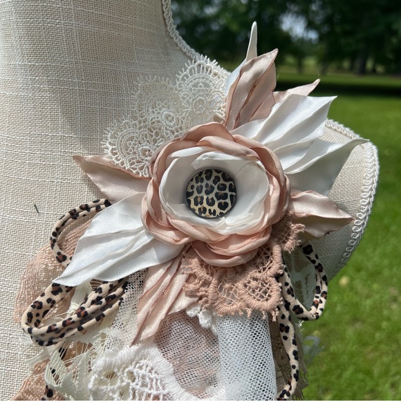 MEDIUM SIZED • Scrappy Fabric Flower Pin - Picture 2 of 2